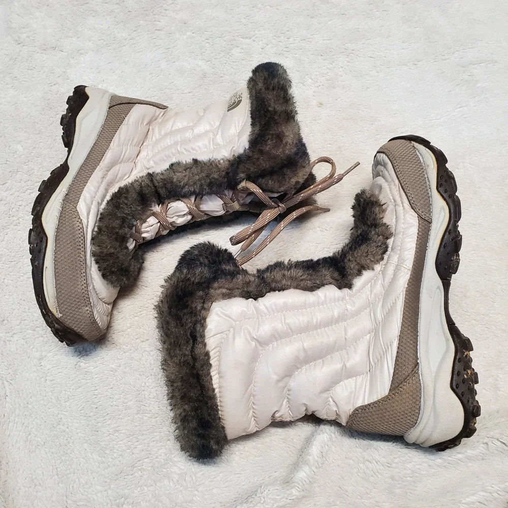 The North Face Ivory Grey Fuzzy Snow‎ Boots Kids Youth Girl 5 Casual Cozy Winter